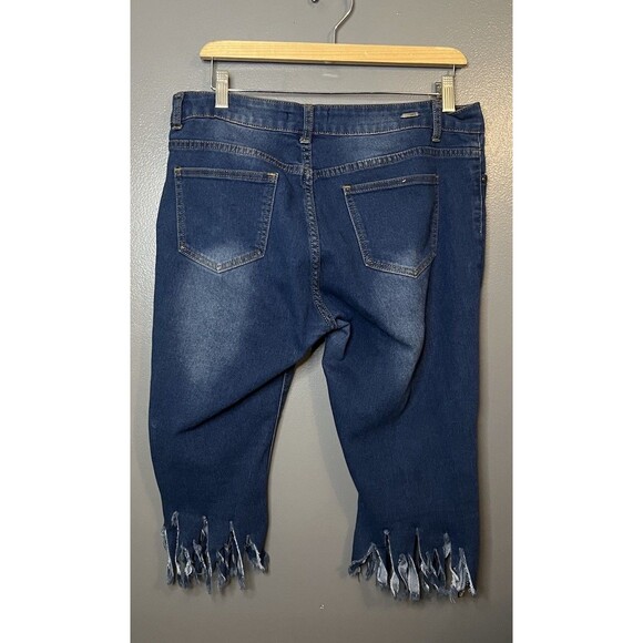 AQ Jeans Floral Embroidered Stretch Fringed Jorts Denim Size 15 Waist 34” - Picture 2 of 4